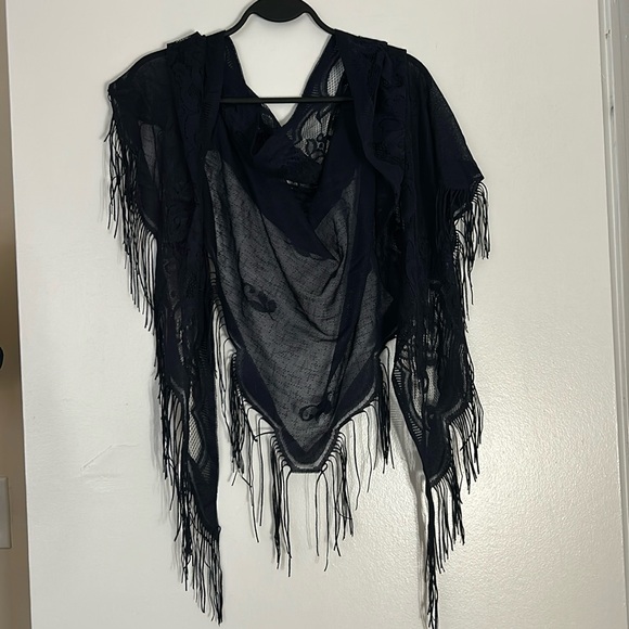 Blue Triangle Shawl - Picture 2 of 7